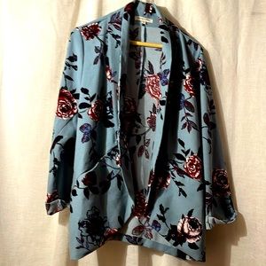 🦄🦄Living Doll kimono style blazer blue flower print